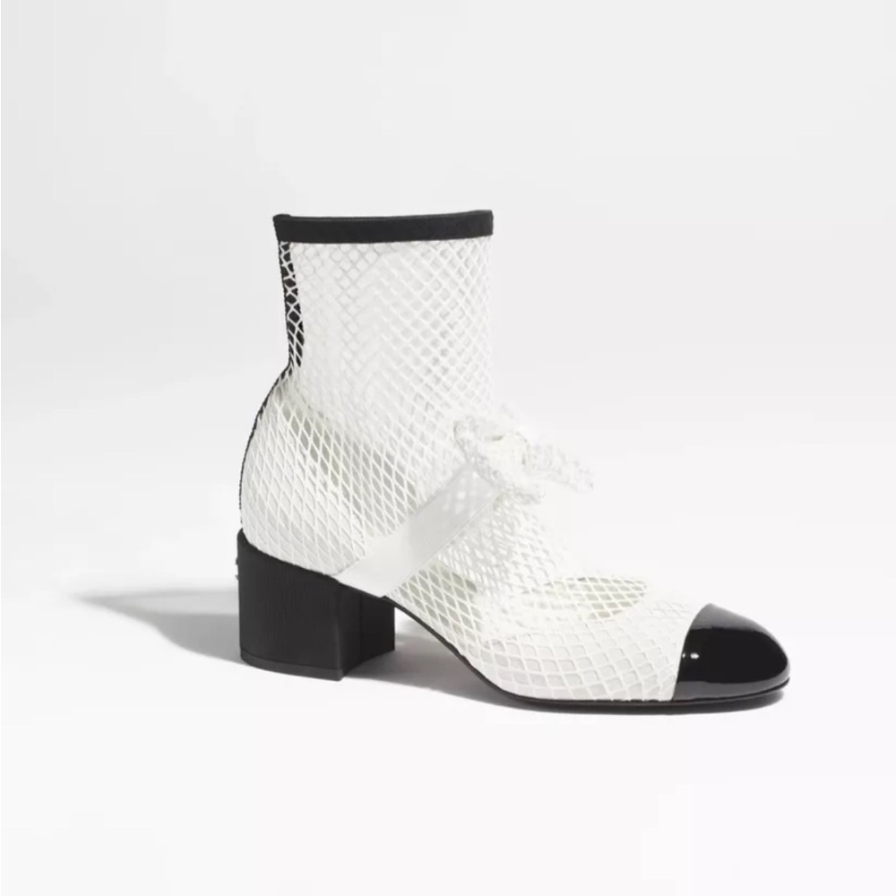 Chanel Mary Jane Size 37.5 Black White